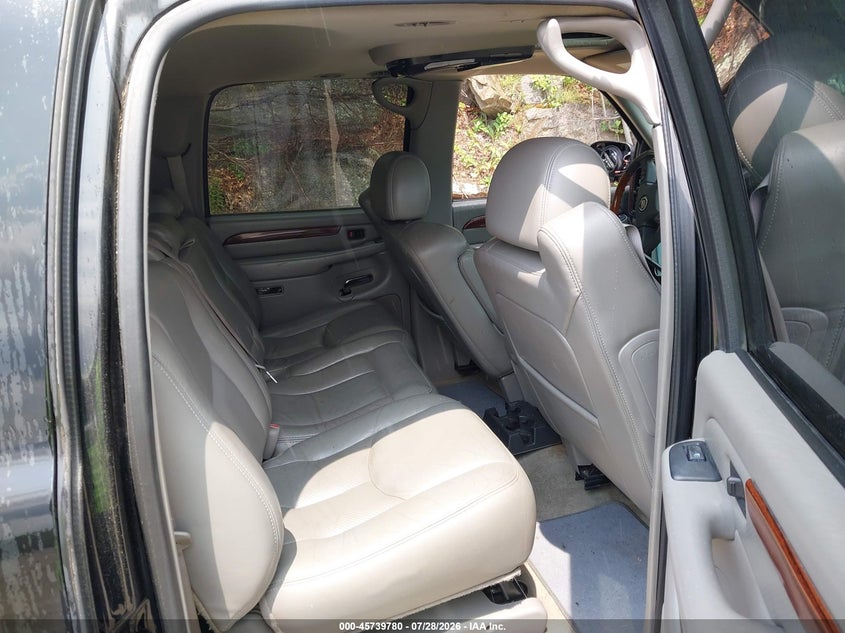 2004 CADILLAC ESCALADE ESV auction photo 8