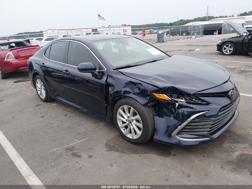 TOYOTA CAMRY - zdjęcie 1