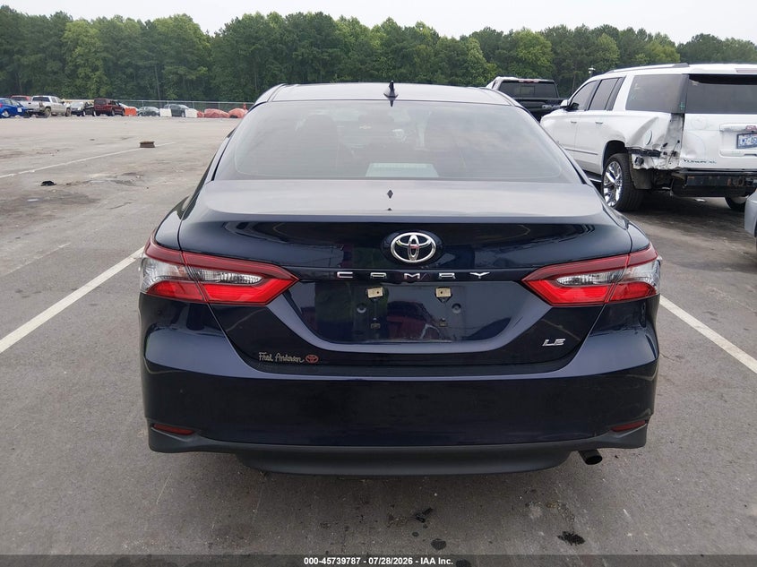 TOYOTA CAMRY - zdjęcie 16