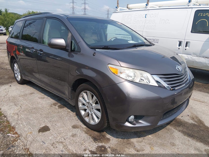 Vin: 5tddk3dc5ds053796, lot: 46238542, toyota sienna xle 7 passenger 2013 img_1