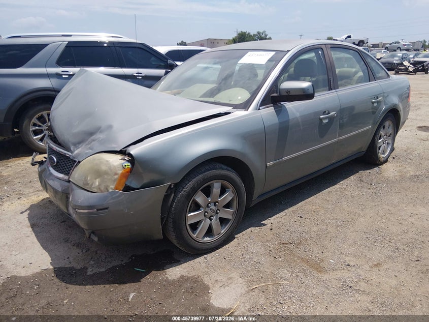 2005 FORD FIVE HUNDRED auction photo 2
