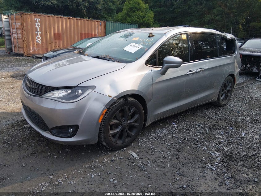 Vin: 2c4rc1fg2jr358281, lot: 46238689, chrysler pacifica touring plus 20182