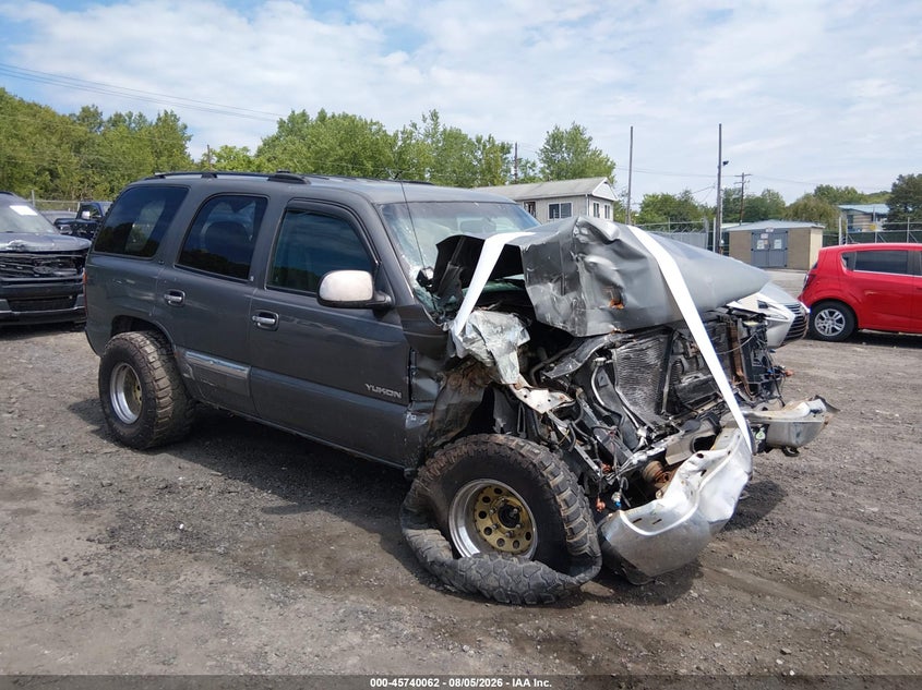 2002 GMC YUKON auction photo 1