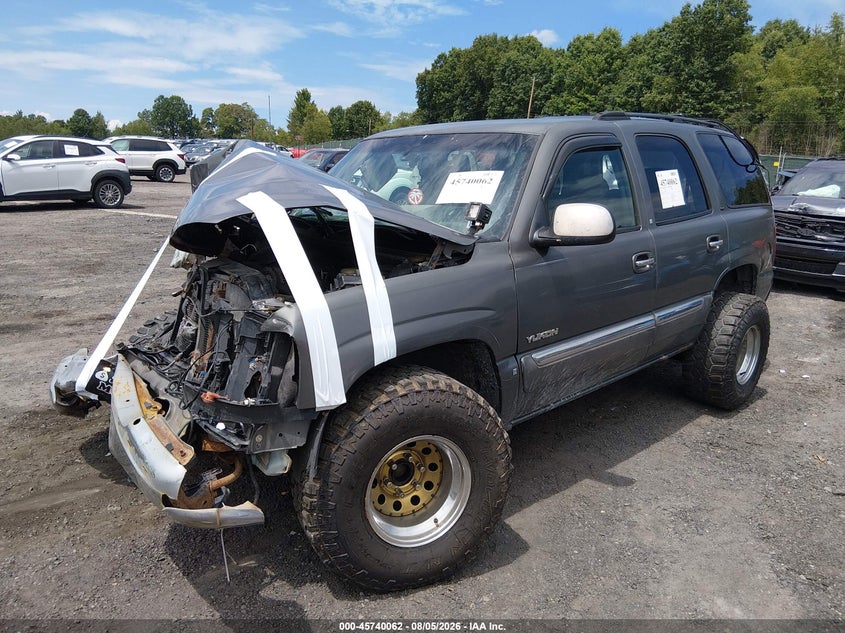 2002 GMC YUKON auction photo 2