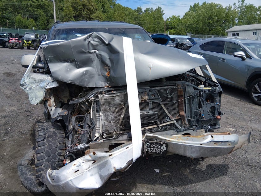 2002 GMC YUKON auction photo 6