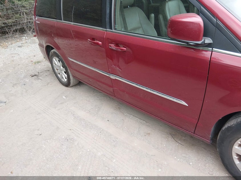 2015 CHRYSLER TOWN & COUNTRY auction photo 6