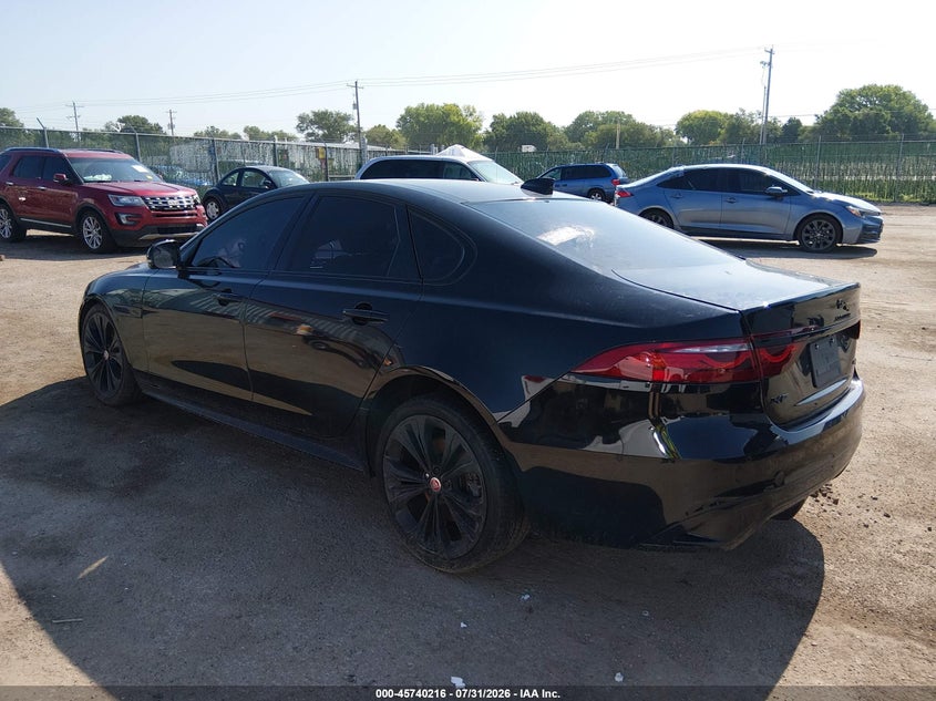 Vin: sajbl4gx1mcy88614, lot: 46238920, jaguar xf r-dynamic se p300 awd automatic 20213