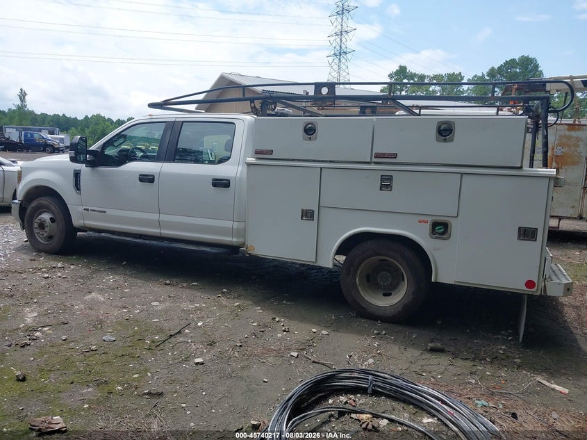 2018 FORD F-350 CHASSIS auction photo 3