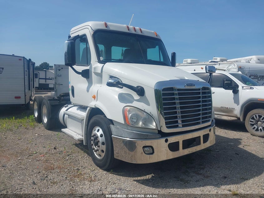 2015 FREIGHTLINER CASCADIA 113