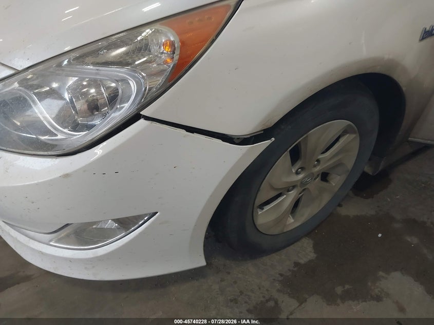 2014 HYUNDAI SONATA HYBRID auction photo 6
