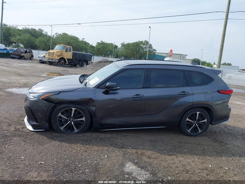 TOYOTA HIGHLANDER - zdjęcie 14