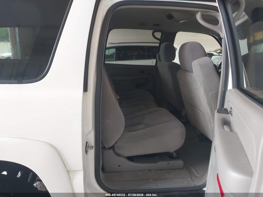 2005 CHEVROLET SUBURBAN 2500 auction photo 8