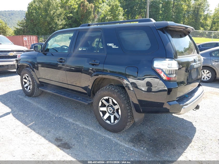 Vin: jtepu5jr8n6070925, lot: 46239058, toyota 4runner trd off road 20223