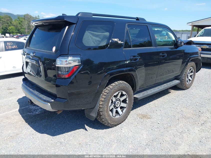 Vin: jtepu5jr8n6070925, lot: 46239058, toyota 4runner trd off road 20224