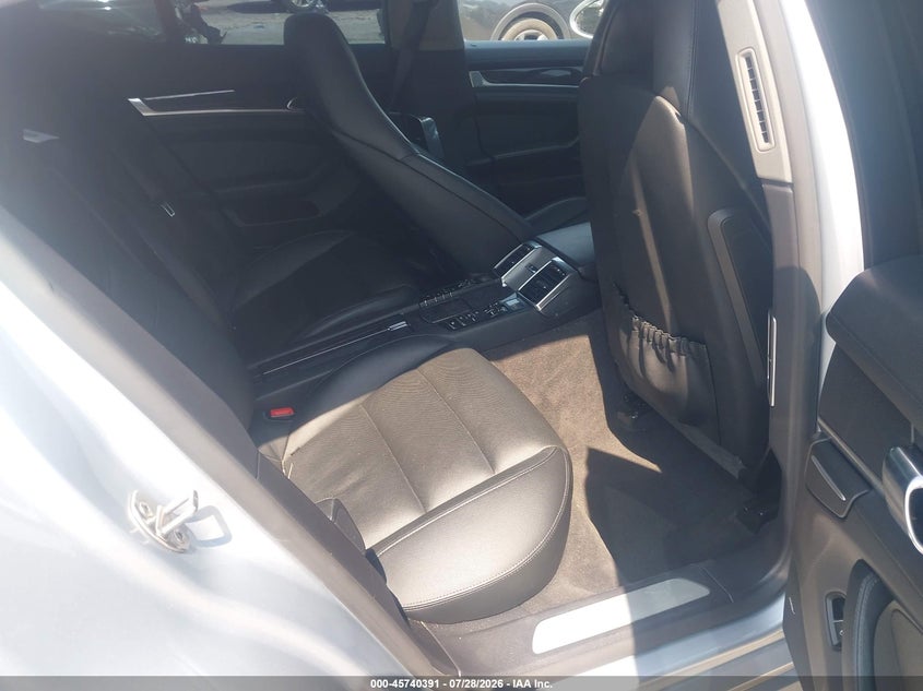 2016 PORSCHE PANAMERA auction photo 8