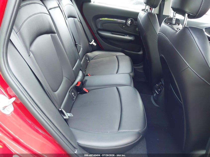 2016 MINI CLUBMAN auction photo 8