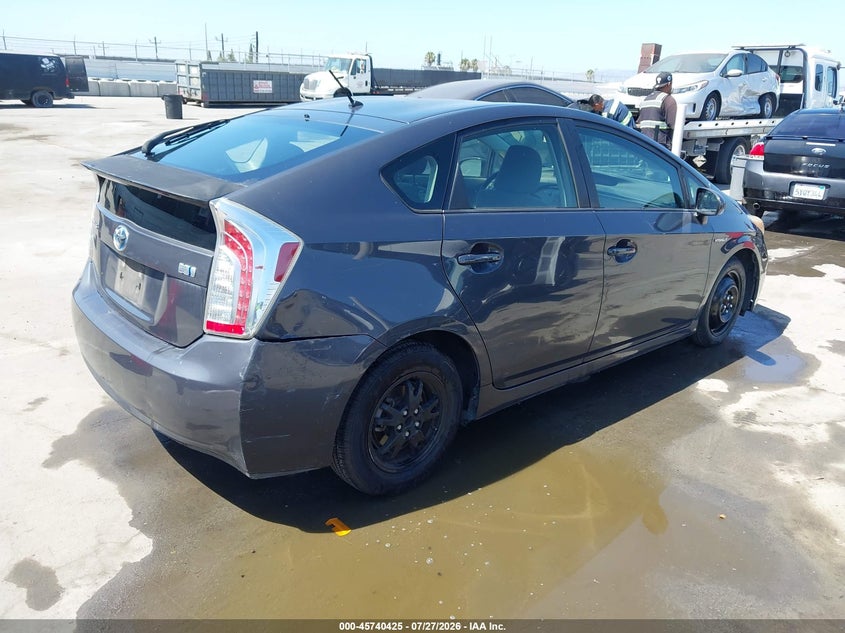2012 TOYOTA PRIUS auction photo 4