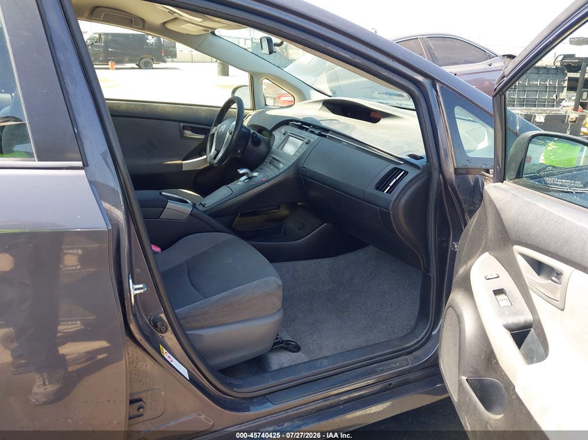 2012 TOYOTA PRIUS auction photo 5