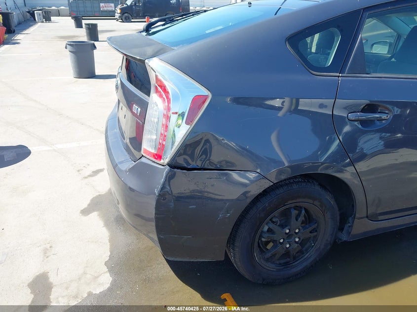2012 TOYOTA PRIUS auction photo 6