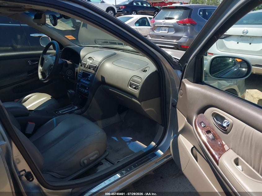2001 INFINITI I30 auction photo 5