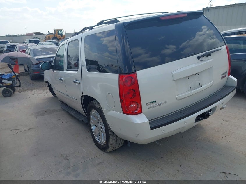 2011 GMC YUKON auction photo 3