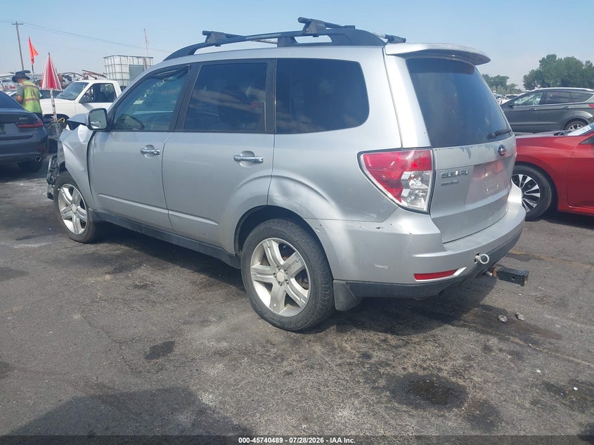 2010 SUBARU FORESTER auction photo 3