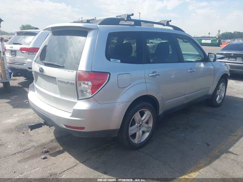 2010 SUBARU FORESTER auction photo 4