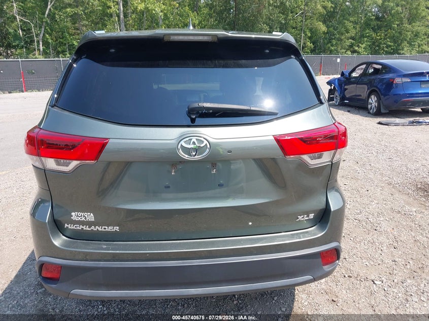 TOYOTA HIGHLANDER - zdjęcie 16