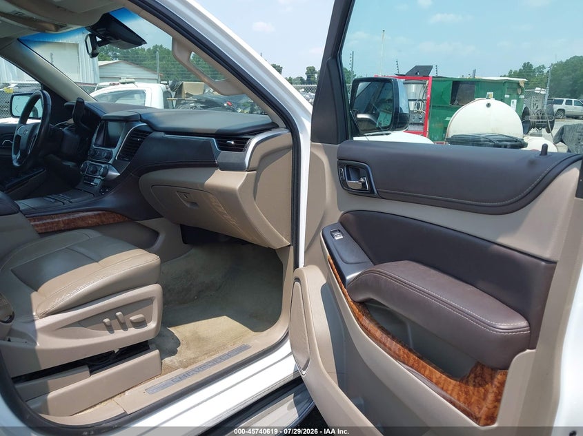 CHEVROLET SUBURBAN - zdjęcie 5