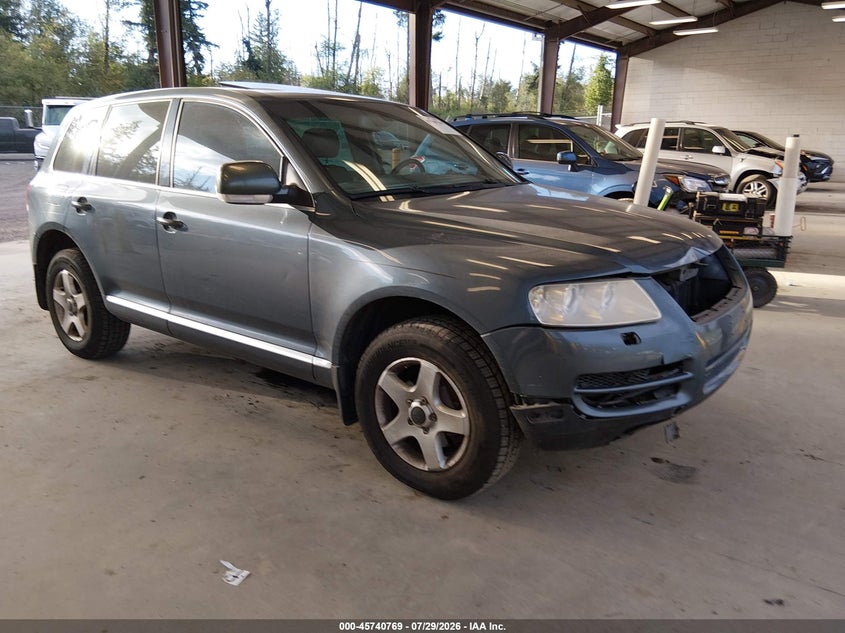 2004 VOLKSWAGEN TOUAREG auction photo 1