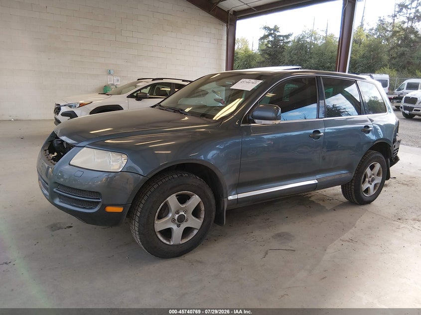 2004 VOLKSWAGEN TOUAREG auction photo 2
