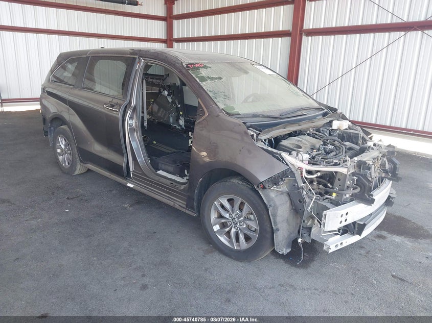 2024 Toyota Sienna XLE