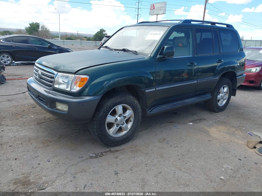2005 TOYOTA LAND CRUISER auction photo 2