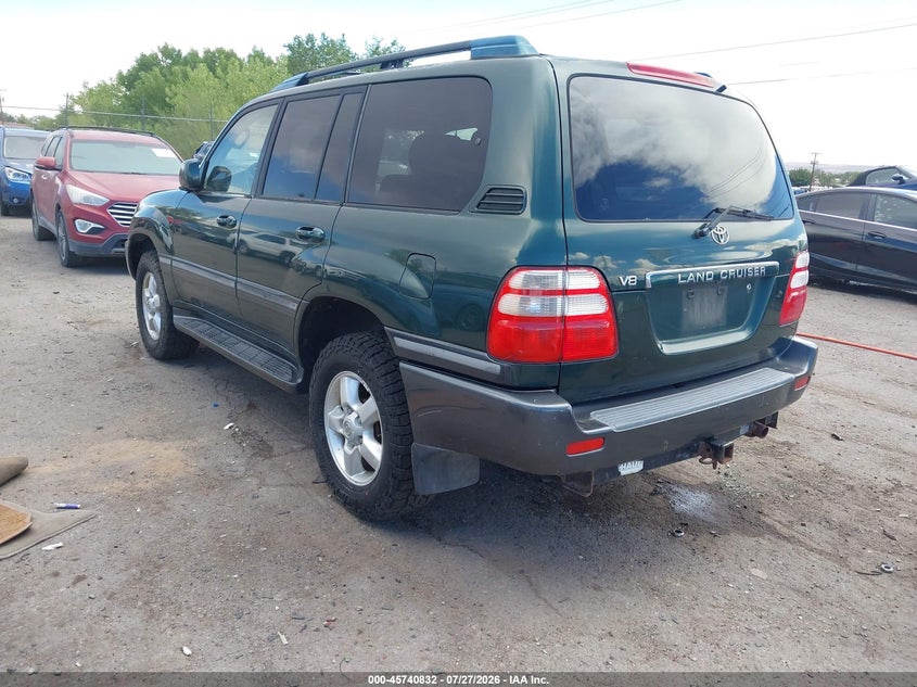 2005 TOYOTA LAND CRUISER auction photo 3