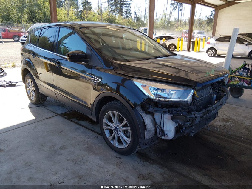 Vin: 1fmcu9gd7huc27300, lot: 46239687, ford escape se 2017 img_1