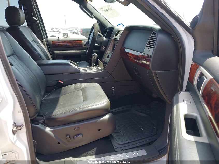 2006 LINCOLN NAVIGATOR auction photo 5