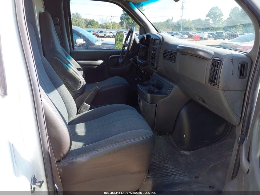 2002 CHEVROLET EXPRESS COMMERCIAL CUTAWAY C7L N/A