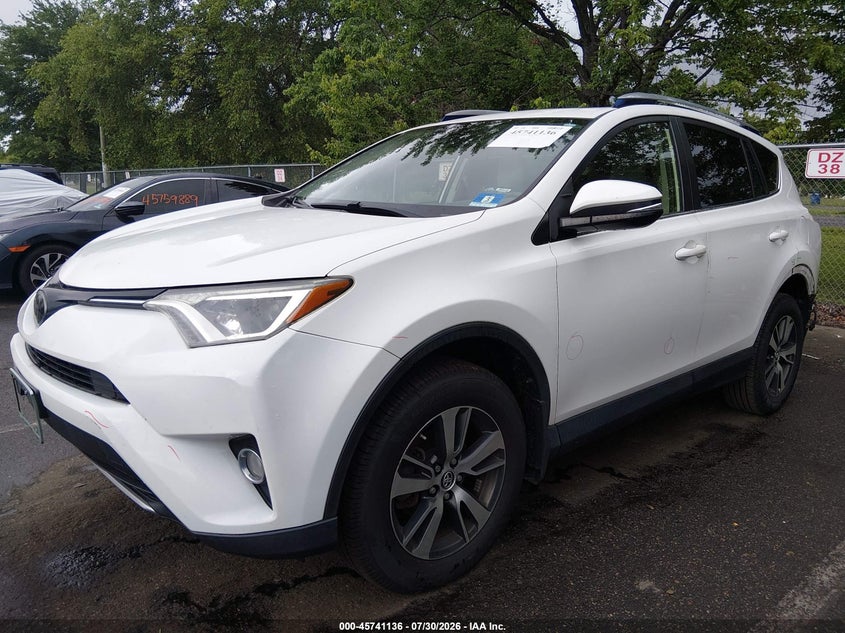 Vin: jtmrfrev2jd234133, lot: 46239840, toyota rav4 xle 20182