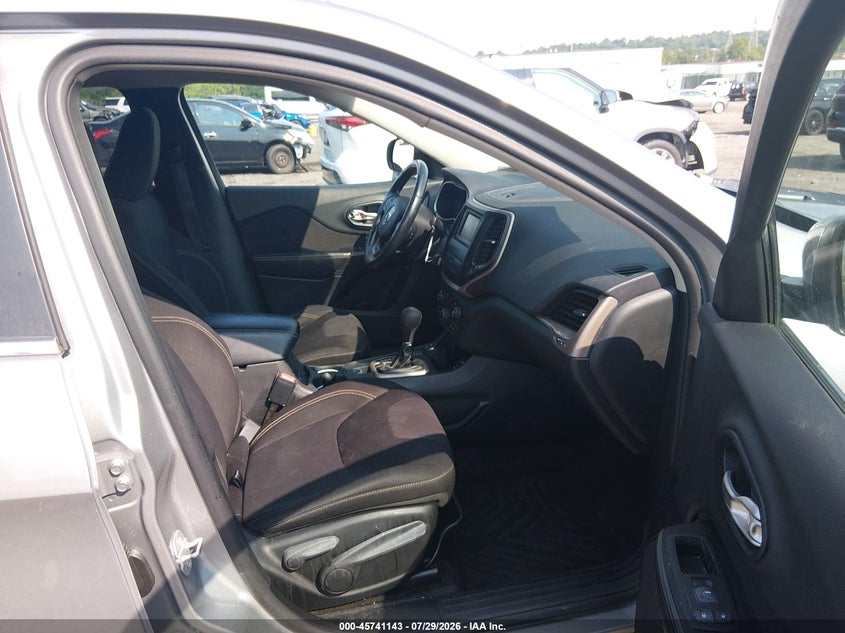 2015 JEEP CHEROKEE auction photo 5