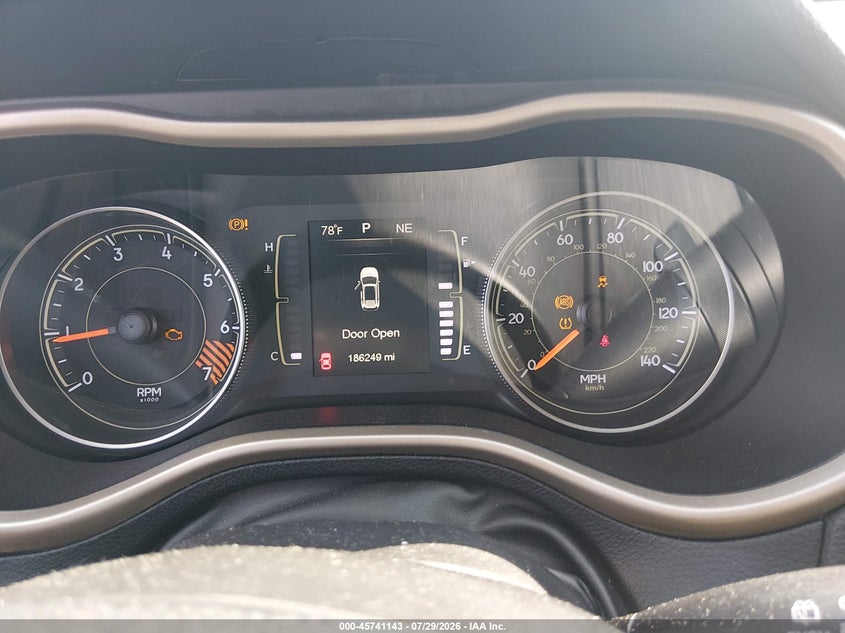 2015 JEEP CHEROKEE auction photo 7