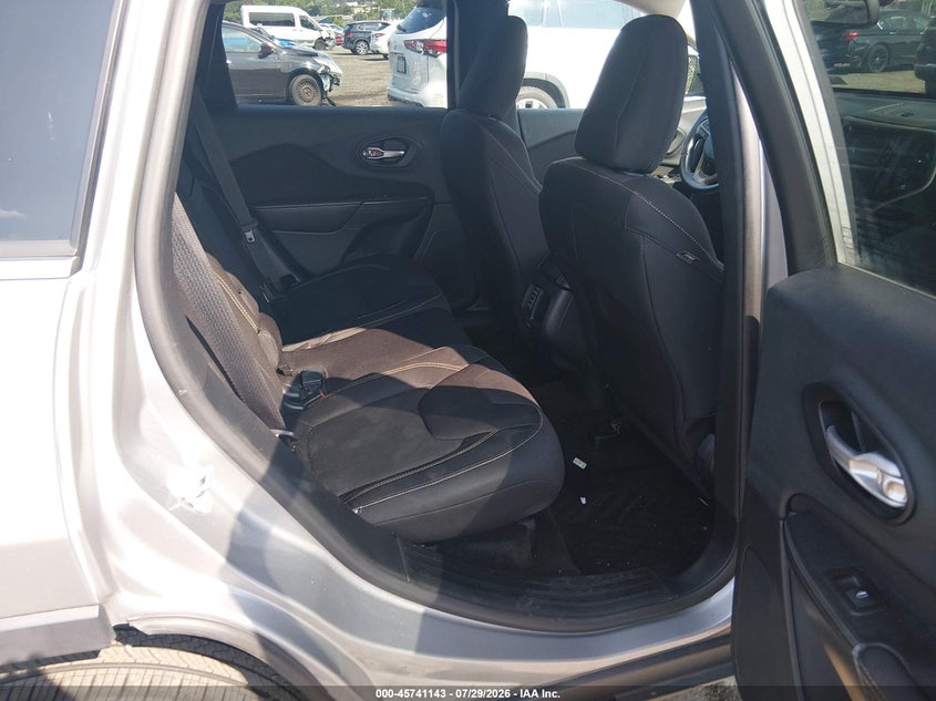 2015 JEEP CHEROKEE auction photo 8