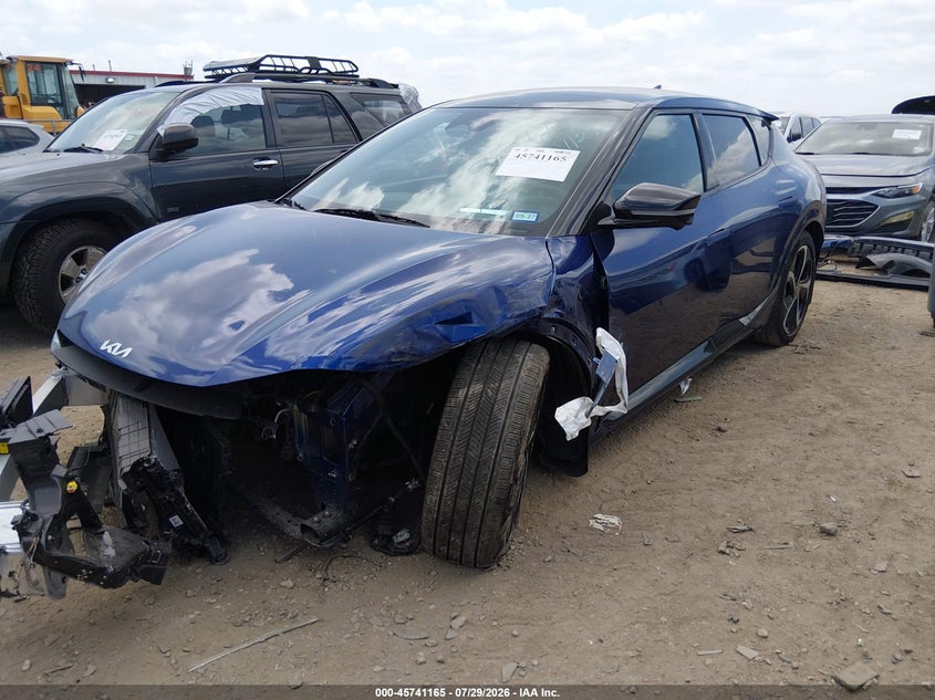 2023 KIA EV6 auction photo 2