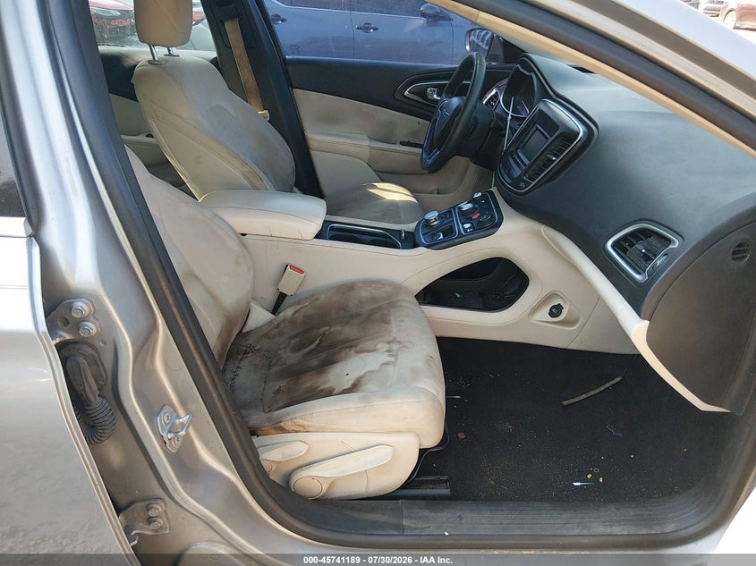 2015 CHRYSLER 200 auction photo 5