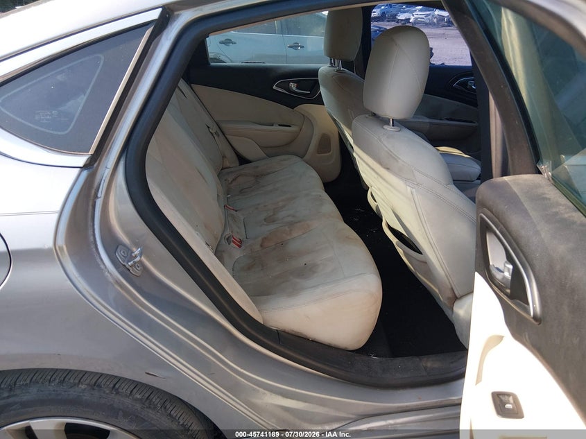 2015 CHRYSLER 200 auction photo 8