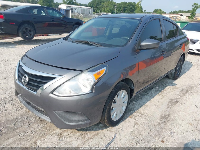 2019 NISSAN VERSA auction photo 2