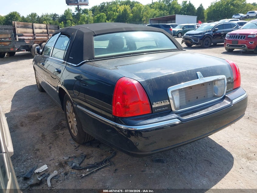 2007 LINCOLN TOWN CAR auction photo 3