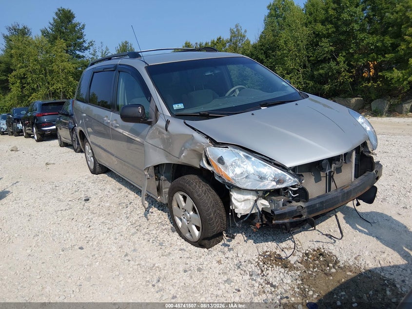 2008 TOYOTA SIENNA auction photo 1