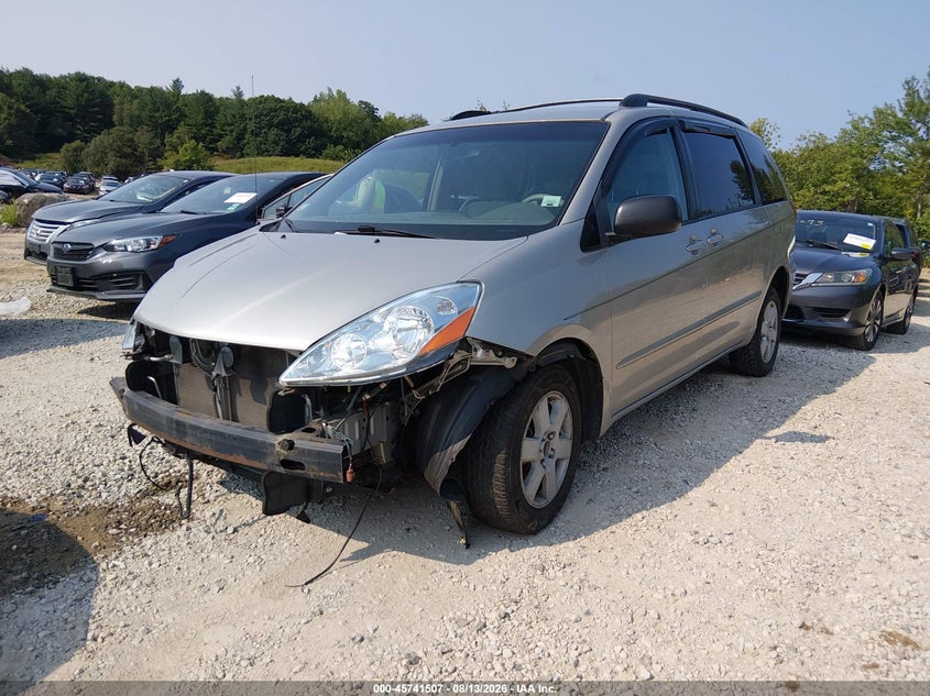 2008 TOYOTA SIENNA auction photo 2