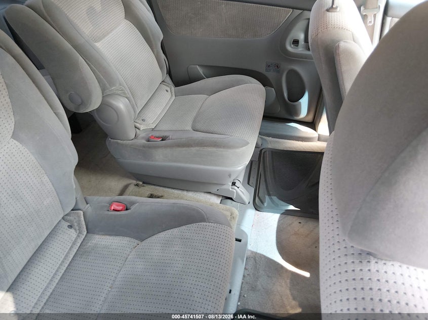 2008 TOYOTA SIENNA auction photo 8