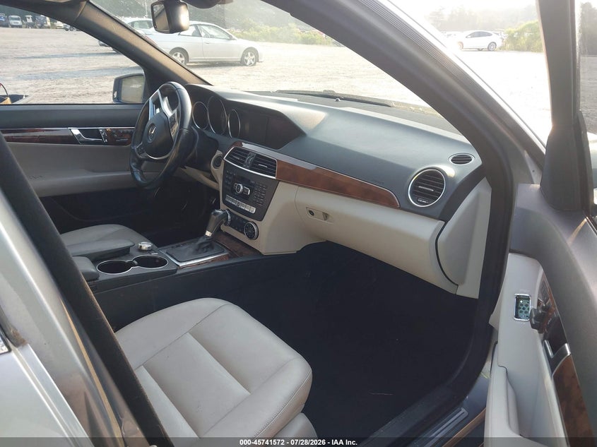 2013 MERCEDES-BENZ C 300 auction photo 5